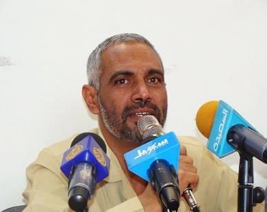 قيادي حوثي يعترف ببلطجة الحركة ولجانها الشعبية وكيف تحولت إلى لجان نهب واعتداءات