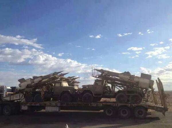 صحيفة سعودية: الرئيس هادي محاصر ولا يستطيع السفر، وخائف من انقلاب (تفاصيل)