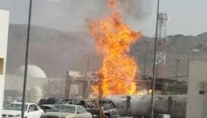 عقب انفجار هائل: عدن.. الأهالي يخمدون حريقاً هائلاً شبّ في إحدى محطات الغاز