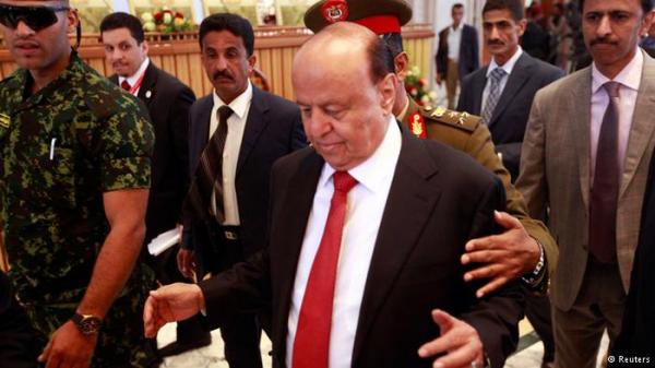الصحفي الجرادي يقرأ في غرائب الرئيس" العالم يقدم تنازلات للسعودية وهادي يهرول نحو إيران" !!