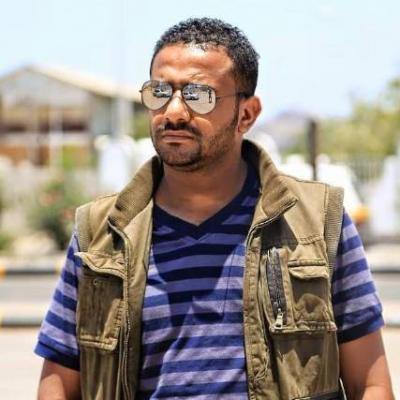 قصة تنكيل مسلحي الحوثي بمصور صحفي واختطافه وتعذيبه لـ60 ساعة في معتقل سري للجماعة 