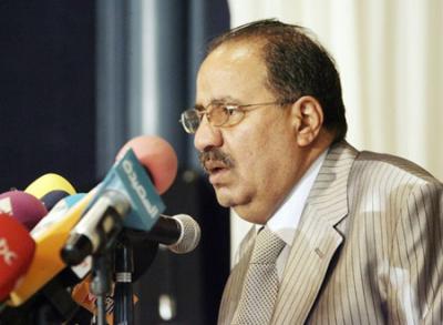 المؤتمر الشعبي يدعو الرئيس هادي للتنحي وينتقد الدستور الجديد
