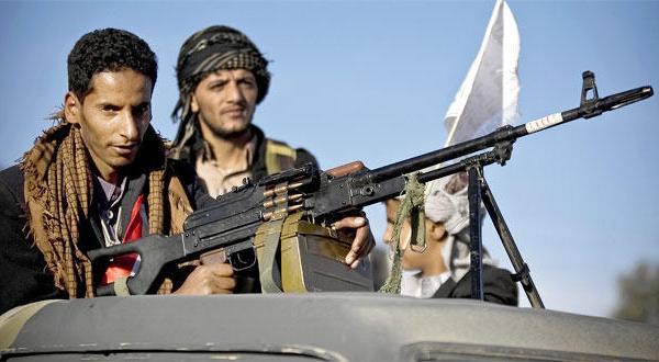 صحيفة: الحوثيون نهبوا 300 دبابة و120 راجمة صواريخ خلال الهجوم علي الوية الحماية