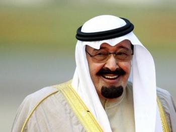 بقيمة 300 مليون دولار: العاهل السعودي يقدم 3 ملايين برميل نفط هدية للاقتصاد اليمني 