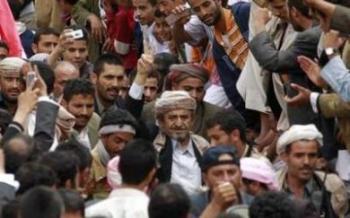 مصادر سعودية ويمنية تنفي وجود "الأحمرين" في الرياض، اللقاء مشترك مستعد للقبول بالمباردة الخليجية إذا التزم صالح بالتنحي عن السلطة