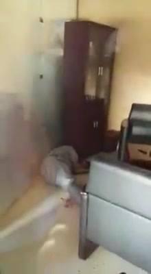 بالفيديو: إنتحار رجل أعمال حضرمي في صنعاء، بعد أن قتل شريكه (العمودي)