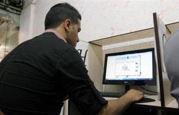 يمنييون يقعون ضحايا جرائم جنسية على الانترنت، ونساء يبتزنهم (صور)