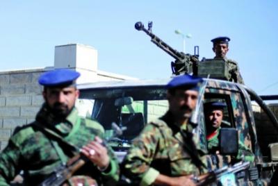 اشتباكات واغتيالات وتفجيرات في المحافظات.. الحوثيون يحذرون السفراء من مغادرة اليمن
