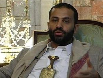 حميد الأحمر يظهر من جديد في مقابلة مع السفير الامريكي ويعبر عن قلقه من الموقف الا مريكي تجاه الثورة