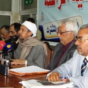 انقسام في أوساط المعارضة اليمنية المتمثلة بأحزاب اللقاء المشترك بشأن استئناف المبادرة الخليجية