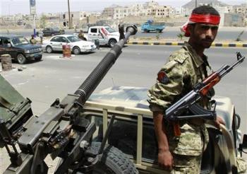 الجيش وبمساندة القوات الجوية يواصل عملياته في محافظة ابين لطرد الاسلاميين