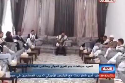 مشائخ المناطق الوسطى يسارعون لزيارة عبدالملك الحوثي وتقديم الولاء له (تفاصيل)