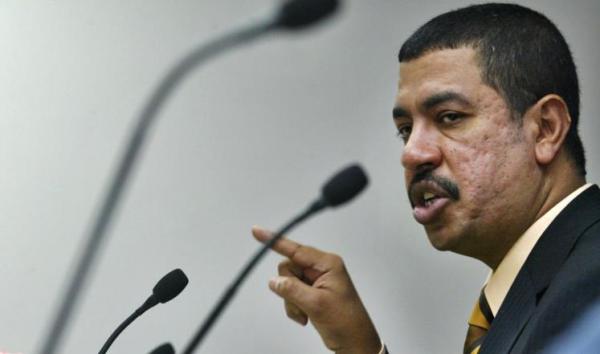 بالأسماء.. 15 وزير في حكومة بحاح يجتمعون في عدن والكشف عن ترتيبات لتهريب بحاح