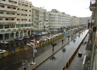 إنفجار عنيف يهز مبنى محافظة عدن