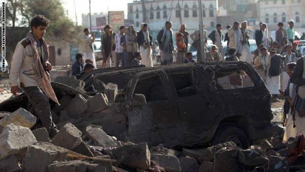 شاهد بالصور.. آثار قصف الطيران السعودي على المعسكرات اليمنية في صنعاء شاهد بالصور.. آثار قصف الطيران السعودي على المعسكرات اليمنية في صنعاء