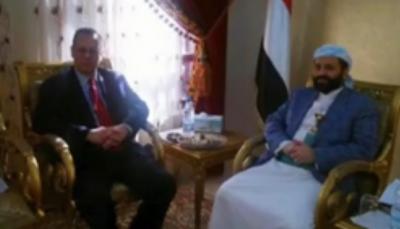 مكالمة خطيرة.. حميد الأحمر يكشف أسباب تخبط حزب الاصلاح وبنعمر يؤكد "هؤلاء هم من صنعوا الحوثي"