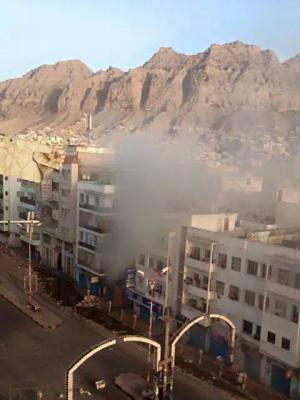 بالفيديو .. معارك عنيفة بالمعلا وسط عدن، والحوثيون يعلنون السيطره عليها