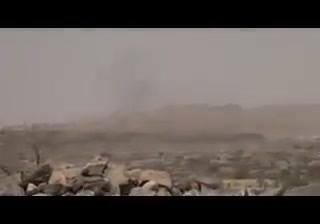 شاهد بالفيديو : لحظة قصف معسكر الصمع في أرحب من قوات التحالف الخليجي