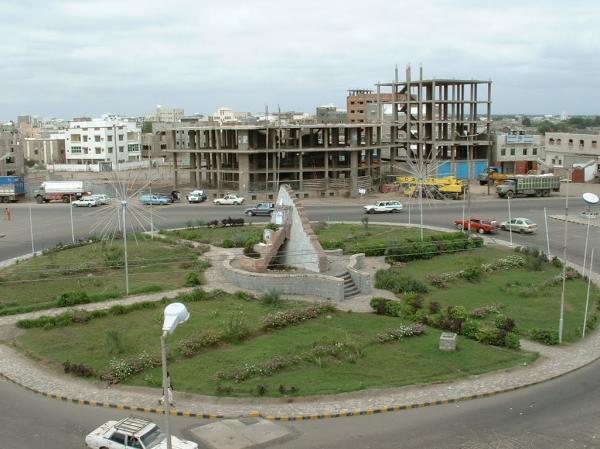 الحوثييون يسيطرون على جولة السفينة بعدن، بعد معارك ضارية