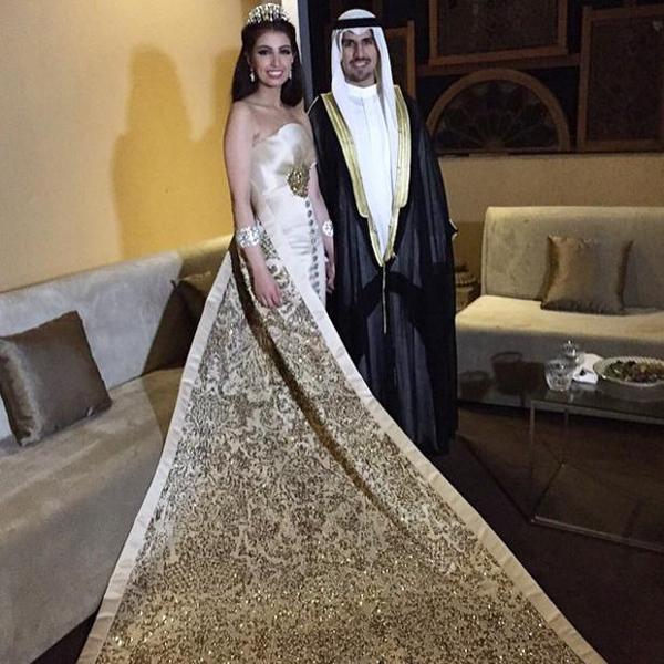 شاهد الصور: توزيع خواتم ألماس على حضور حفل زفاف حفيد أمير الكويت الاسطوري