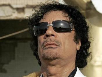 قال إنه سيمنح الناتو فرصة للعودة إلى صوابه: القذافي يهدد بإرسال مئات "الانتحاريين" لشن هجمات في أوروبا