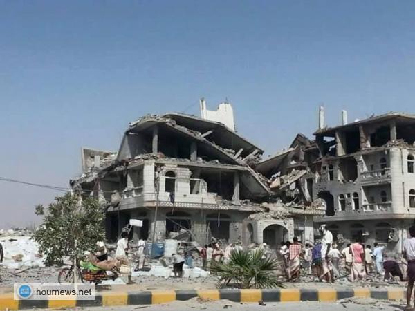 بالصور: طيران التحالف يواصل غاراته على منطقة حرض ويدمر فندق دبي