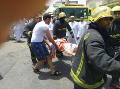 سكان: مهاجم انتحاري يفجر نفسه في مسجد للشيعة بالسعودية وسقوط ضحايا