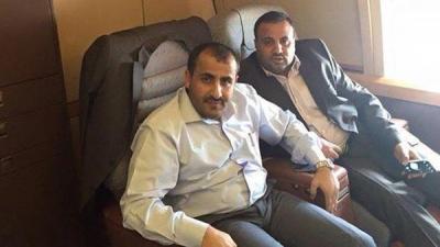 قيادات حوثية تغادر اليمن إلى عُمان برفقة دبلوماسيين عُمانيين ( الأسماء)