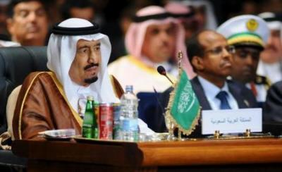 عاهل السعودية يقول إنه فجع بالهجوم على مسجد ويتوعد بمعاقبة مرتكبيه