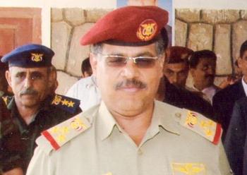 قائد اللواء 25 ميكا المحاصر في أبين من قبل تنظيم القاعدة: إننا لن نستسلم وسنقاتل جميعا، ولولم يبقى إلا أنا لقاتلت هذه العناصر لوحدي