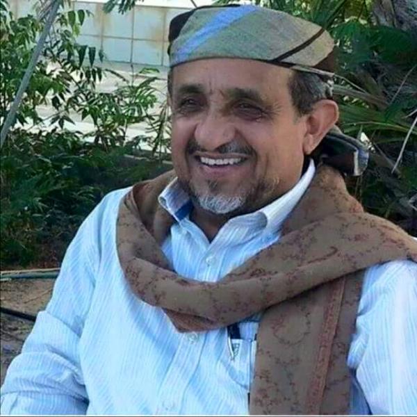 مسلحو الحوثي بشبوه يفجرون منزل الشيخ صالح بن فريد العولقي الأثري (صور قبل ولحظة وبعد تفجيره)
