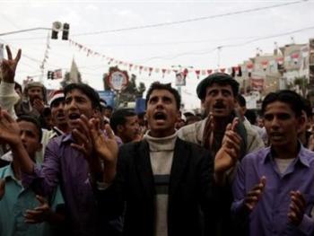 24 جمعة احتجاج متوالية منذ اندلاع الثورة: المعارضة تحتشد في "جمعة الصبر والمرابطة".. وأنصار صالح في "جمعة الإخلاص"