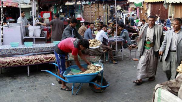 أحمر وأصفر وأخضر..كيف تطايرت رائحة البهارات من اليمن بحثاُ عن بلد آخر لا قصف فيه؟