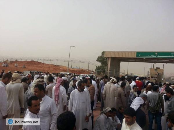 مواطن يكشف ما يحصل بمنفذ الوديعة الحدودي مع السعودية ويشكو من سوء المعاملة (النص)