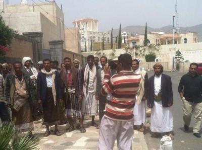 شركة توتال تتعامل بعنصرية وتسرح العمال الشماليين من قطاع حضرموت ومنظمات تدين العنصرية