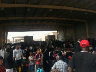 بالصور: فضاعة منفذ الوديعة على الجانب السعودي 