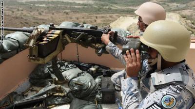 صحيفة سعودية: سقوط قذائف في  مركز علب الحدودي مصدرها "الحوثيون" والمدفعية السعودية ترد