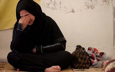 سوسن : 10 جنود من النظام السوري اغتصبوني وابني ينظر .. 