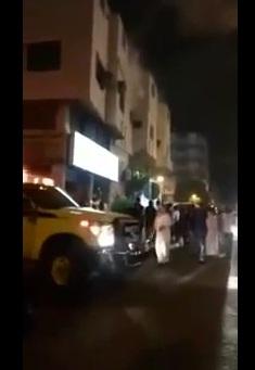 السعودية: سيدة تلقي بنفسها وابنائها من الطابق الثالث (فيديو)