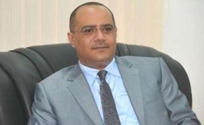 باذيب على رأس وفد يمني يصل القاهرة لبحث التوصل إلى حل للأزمة اليمنية