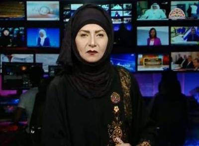 مذيعة يمنية تبكي أثناء أداء نشرة الأخبار على الهواء بعد نعيها لزميلها في القناة