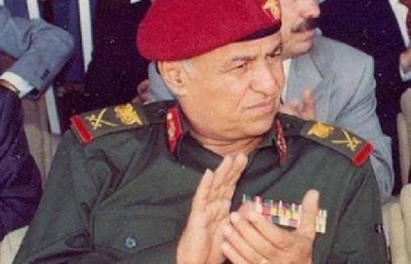 ارتداء الرئيس هادي لبزته العسكرية تصعيد حربي أم مزاعم إعلامية ؟