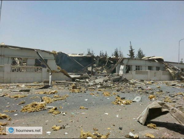 صورة لمصنع الغزل النسيج بعد استهدافه من قبل طائرات التحالف 