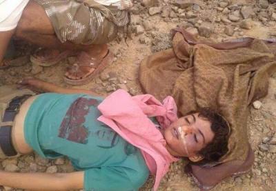 عاجل: القبض على الجناة المتهمين باغتصاب وشنق طفل في المحويت وعليه فانيله تحمل صورة الملك سلمان (تفاصيل)