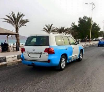 شاهد بالصور سيارات الشرطة الجديدة في عدن والمقدمة من دول التحالف