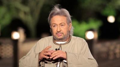تشييع الفنان المصري نور الشريف إلى مثواه الأخير (فيديو)