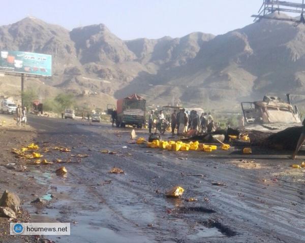 طائرات التحالف قصفت فجر اليوم أسفل نقيل يسلح بصنعاء واستهدفت هذه الناقلات (تفاصيل + صورة)