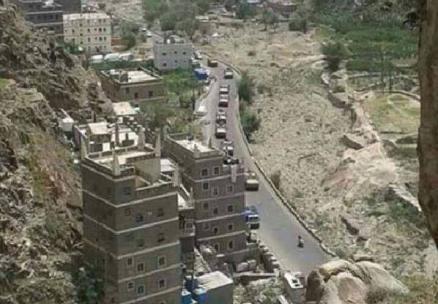 دفع تعزيزات عسكرية كبيرة من ردفان والعند ولودر إلى جبهتي قتال شرس في مكيراس وعقبة ثرة بالبيضاء