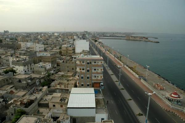 جبهة جديدة من المعارك بين الزرانيق والحوثيين والتحالف يكثف غاراته على الحديدة