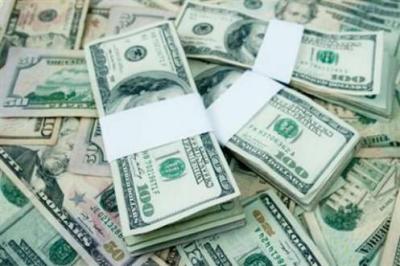 صحفي يبشر بانخفاض سعر الدولار في اليمن (تفاصيل حول الموضوع)